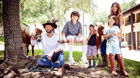 Step Inside Jared And Genevieve Padaleckis Bustling Modern Farmhouse