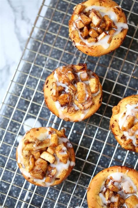 140 simple recipes + 1 readymade pie crust = sweet succes. Easy apple pie cinnamon rolls | Recipe | Pillsbury ...