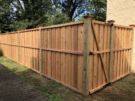 Dunn & farrugia fencing and gates are sydneys leading manufactures and suppliers of fencing and gates. wooden-fence-gates | Smucker Fencing