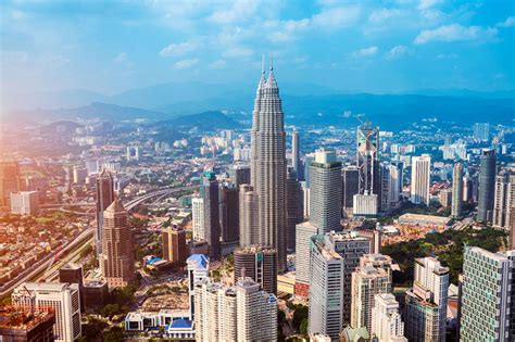 Choose the best airline for you by reading reviews and viewing hundreds of ticket rates for flights going to and from your destination. The 10 Best Things to Do in Kuala Lumpur | Travelvui
