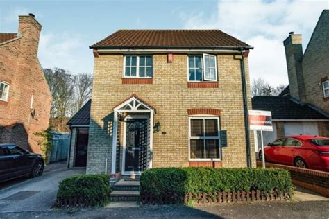 3 Bedroom Detached House For Sale In Hyde Close Chafford Hundred Grays Essex Rm16 Rm16