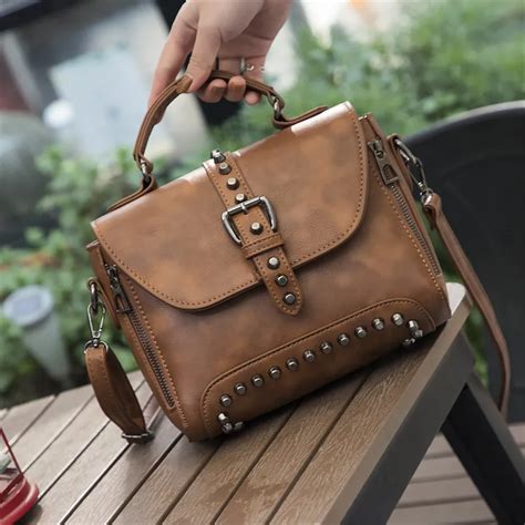 2018 New Retro Rivet Small Bags Famous Designer Handbags Crossbody Bag Luxury Woman Handbag Sac
