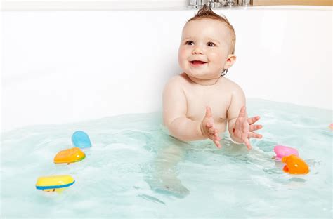 El Baño Del Bebé ¿desde Cuándo En La Bañera Grande Consumer