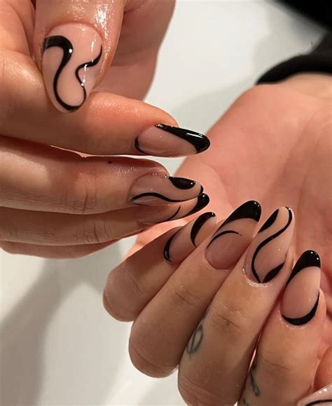 25 Adorable Almond Nail Designs The XO Factor