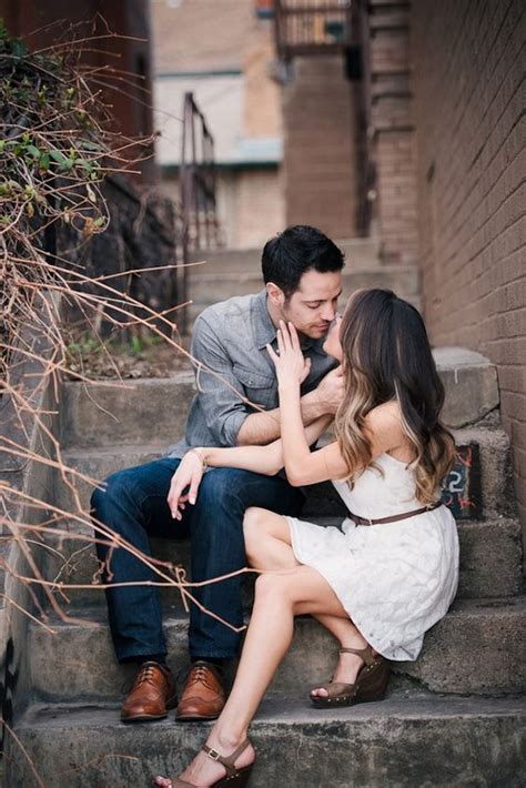 25 Creative And Unique Engagement Photo Ideas From Pinterest