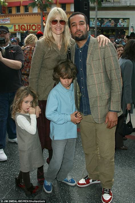 A beautiful movie star laura dern was born in los angeles in a family of successful actors. Laura Dern poses with her two kids and mother Diane Ladd ...