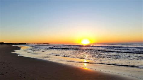 Sunrise At Diamond Beach Nsw Beach Diamond Beach Sunrise