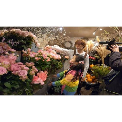 北海道放送「今日ドキッ」さんのインスタグラム写真 北海道放送「今日ドキッ」instagram「オシャレなお花屋さんを発見！ 小学2年生の女の子が、ママに贈る“感謝の花束”💐 きょう