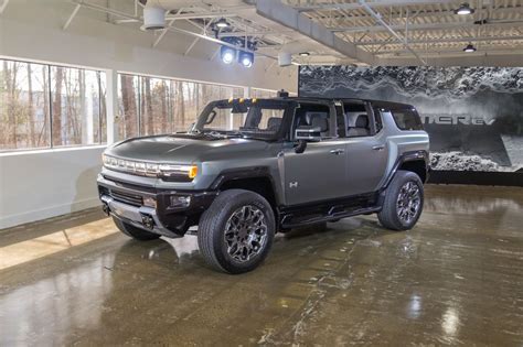 Gmc Hummer Ev Suv Breaks Cover Featuring Five Seats Up To 830hp Open