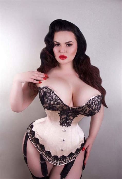 Overbust Corsets For Large Heavy Busts Curvy Women Fashion Big Women Fashion Curvy Woman
