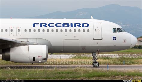 Tc Fbj Freebird Airlines Airbus A320 At Verona