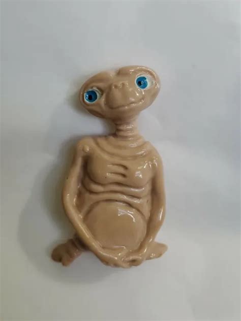 Vintage Et The Extra Terrestrial 1982 Universal Studio Pin And Necklace