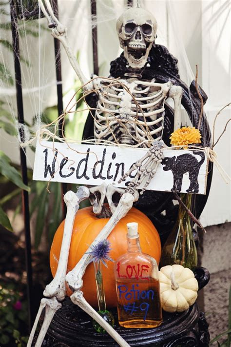30 Chic Fun Halloween Wedding Ideas By Theme Elegantweddinginvites