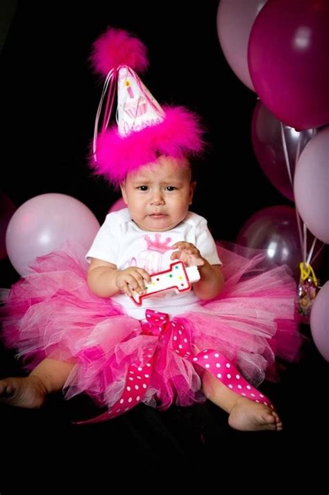 my daughter s first birthday picture she came out soo cute first birthday pictures birthday