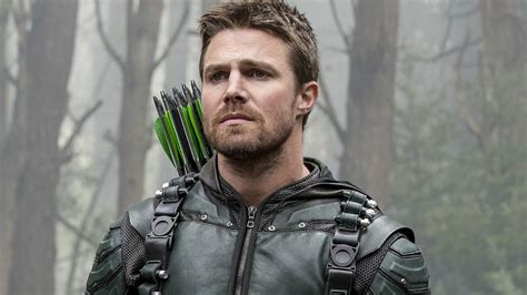 Stephen Amell Talks Possible Return As The Green Arrow