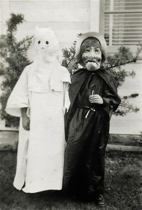 Vintage Everyday Creepy Halloween Costumes From Bewteen 1930s 1940