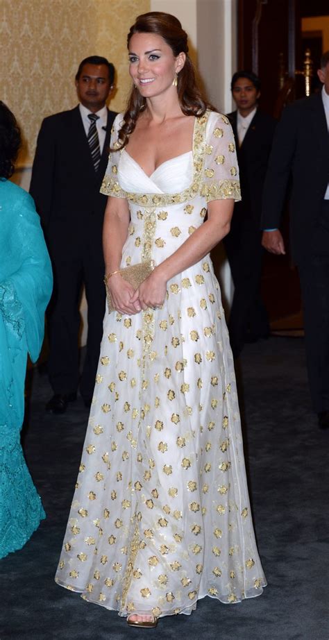 Duchess Kate Stuns In Recycled Dress At Baftas Entertainment Daily