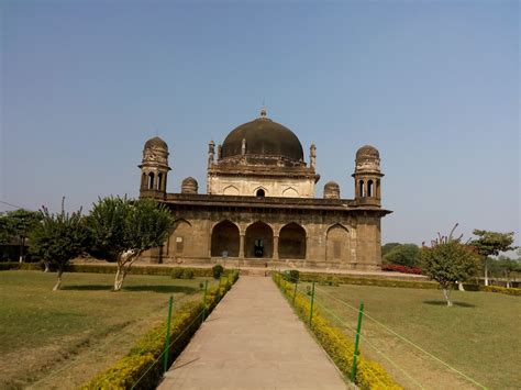 Tomb Of Shah Nawaz Aka Black Taj In Burhanpur In Madhya Pradesh The