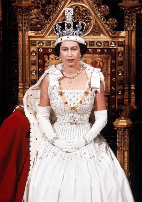 Las 30 Cosas Que Debes Saber De La Reina Isabel De Inglaterra Revista