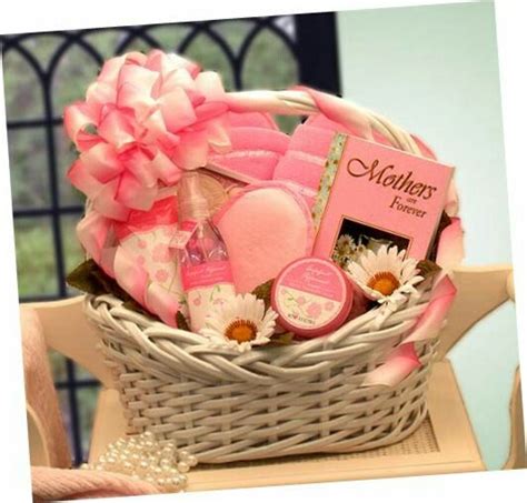 May 03, 2021 · gift baskets make the perfect gift for moms. Thoughtful gift basket for Mom | Gift baskets for women ...