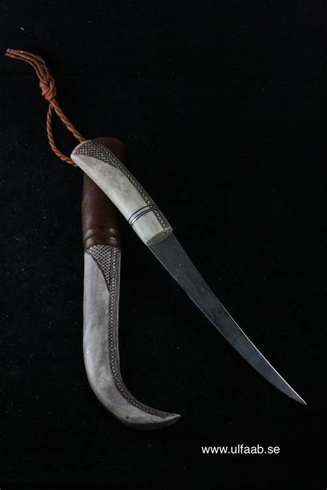 Ghim Trên Antler Knives