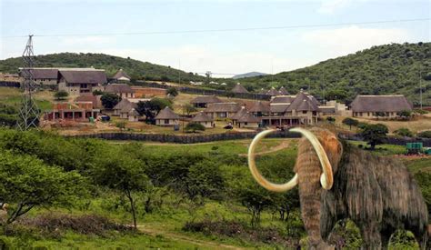 Nkandla komunie, sud afrika (nov); Citizen Alert ZA: Nkandla: The neon mammoth in the ANC's ...