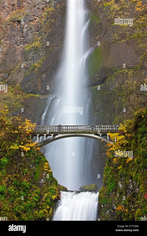 Tourist Attraction Multnomah Falls A 611 Foot Tall Roaring Awe