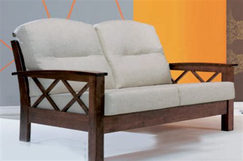 I nostri divani a 2 posti sono soluzioni di arredo uniche, disponibili in moltissime varianti, tutte caratterizzate da alta qualità e comfort. Helsinki | Divani classici | Mobili Sparaco