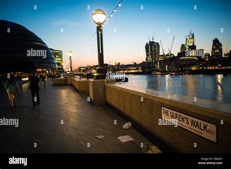 Queens Walk Hi Res Stock Photography And Images Alamy
