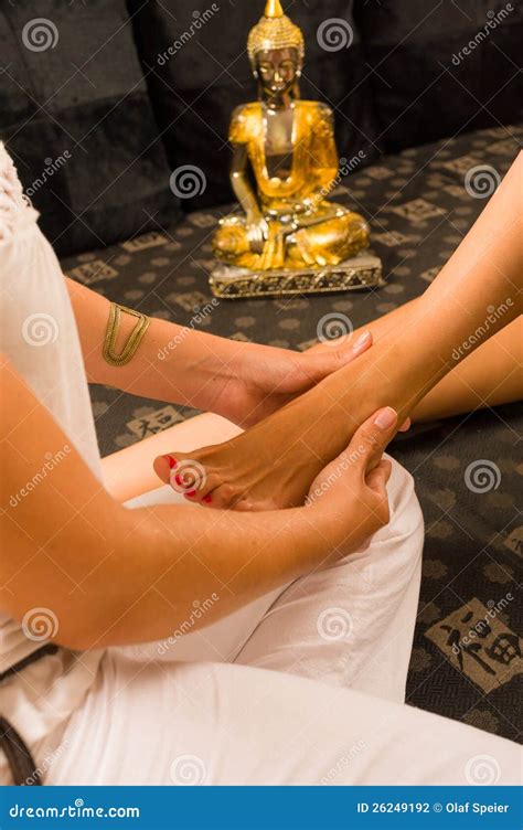 Massagem Oriental Foto De Stock Imagem De Funcionamento