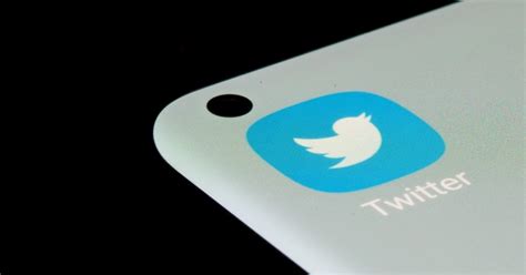 Twitter Loses Three More Senior Employees Ahead Of Musk Takeover