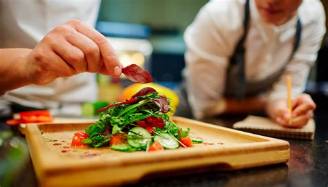 Debe cumplir con unas medidas de solubilidad y seguridad de los si nos ajustamos a la definición que hay por ley, el manipulador de alimentos es: Manipulador de alimentos de mayor riesgo - Aima Formación y Empleo