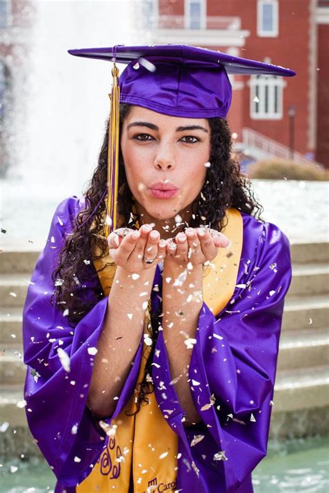 Pin By Lisa Mcelroy On College Graduation Photoshoot