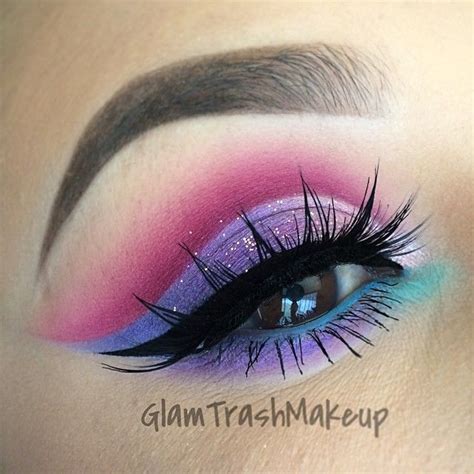 How To Apply Dramatic Colorful Eyeliner Pretty Designs
