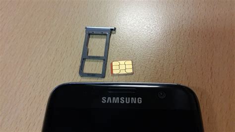 Locate the outline of the sim/sd card tray along the top left side of the device. Samsung Galaxy S9 Hadir Dengan Dukungan Dua SIM Card Hybrid