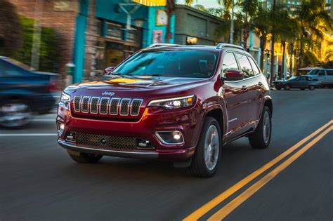 2020 Jeep Cherokee Pictures 153 Photos Edmunds