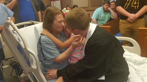 19 year old puts on hospital graduation for his terminally ill mother
