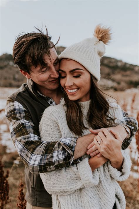 Engagement Photo Outfit Ideas And Inspiration What To Wear 2021