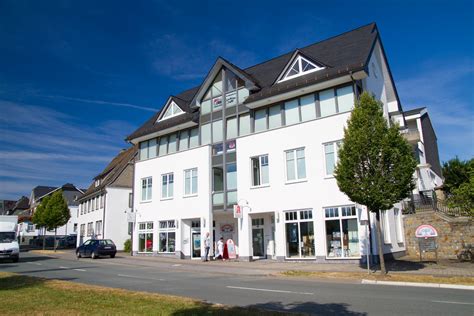 Hier findest du 10 ferienhäuser & ferienwohnungen in wesel. Haus der Gesundheit - St. Valentin Apotheke | Schmallenberg