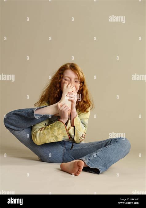 Girls Red Haired Floor Sit Smell Dislocation Foot Child Long