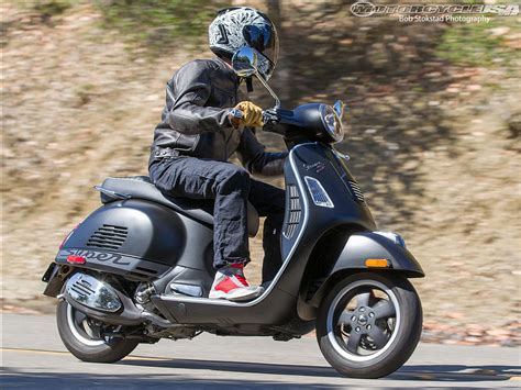 Vespa gts 300 abs is available in. 2013 Vespa GTS 300 Sport Special Review Photos ...