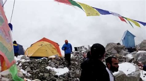 Horrifying Moment Of Impact Mount Everest Avalanche Caught On Video