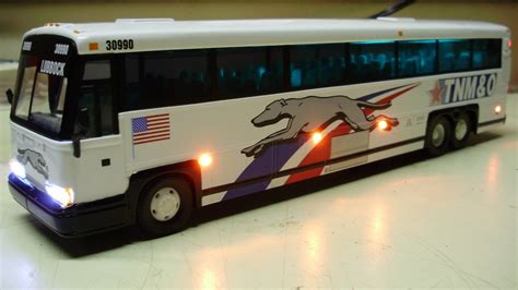 Custom 150 Mci 102 Dl3 Greyhound Diecast Bus Model With Working Lights