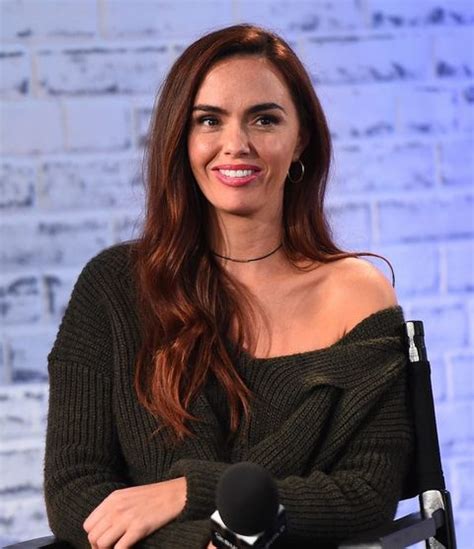Hollyoaks Star Jennifer Metcalfe Shows Off Her Baby Bump With Just Five