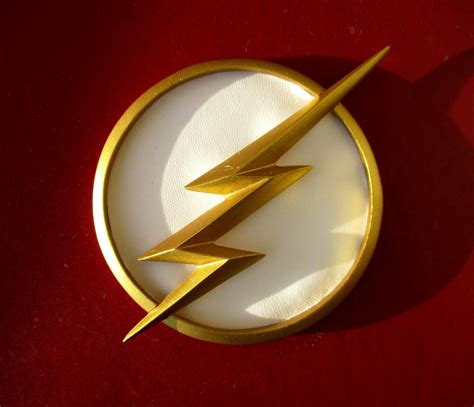Cw The Flash Chest Resin Emblem Season 1 234 Ultimate