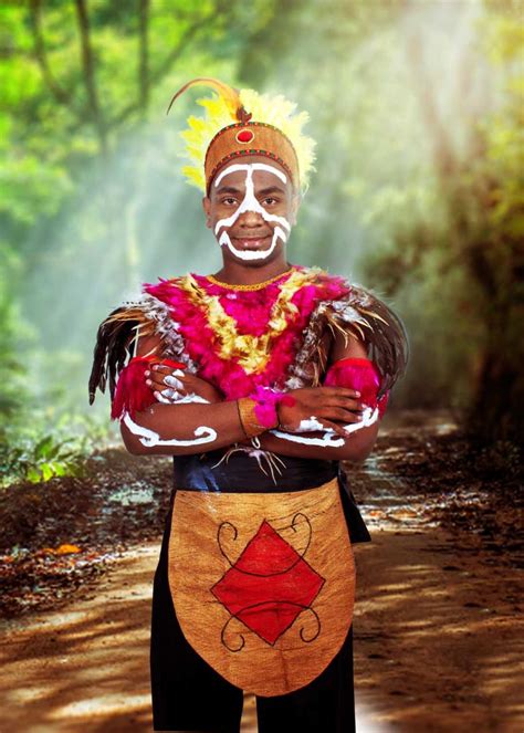 Pakaian Adat Papua Aksesoris Senjata Baju Tradisional Hingga Modern