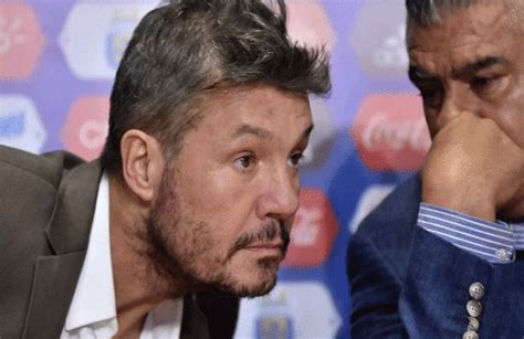 Tinelli graduated from the state university of new york upstate medical university in 1976. Marcelo Tinelli adelantó cuándo regresaría el fútbol argentino