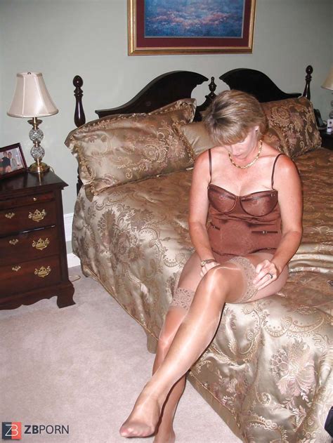 Light Haired Mature Wifey Flashes Off In Front Of Her Hubby 2on2 Zb