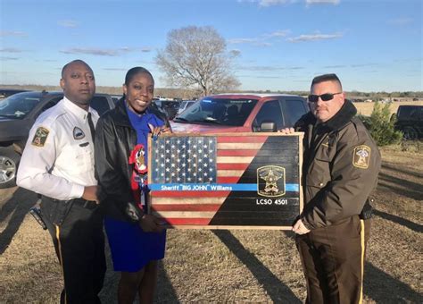 St Clair County Sheriffs Office Ts Memorial Flag To Daughter Of