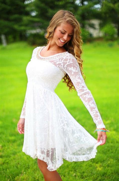 White Lace Dresses To Wear This Summer 2021